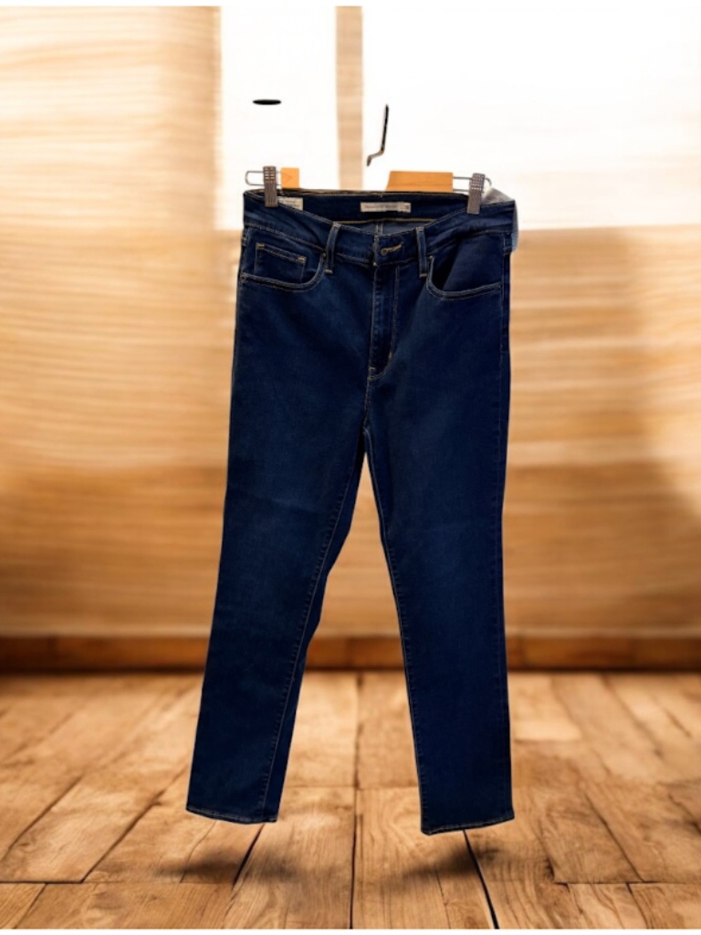 Levi’s Premium 724 High Rise Straight Jeans Dark Wash Size 29